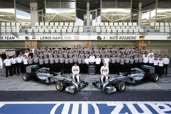 IWC品牌大使汉密尔顿夺下第二座F1年度总冠军 万国 IWC 行业资讯  第6张