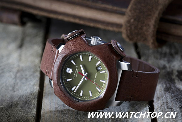 古董皮革 奢华军用风范   Victorinox 全新I.N.O.X.限量版腕表 Victorinox Swiss Army 瑞士维氏 新表预览  第2张